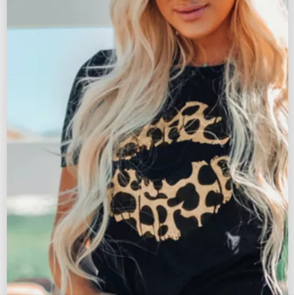 Graphic tee
